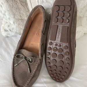 Vionic driving moccasins 8.5